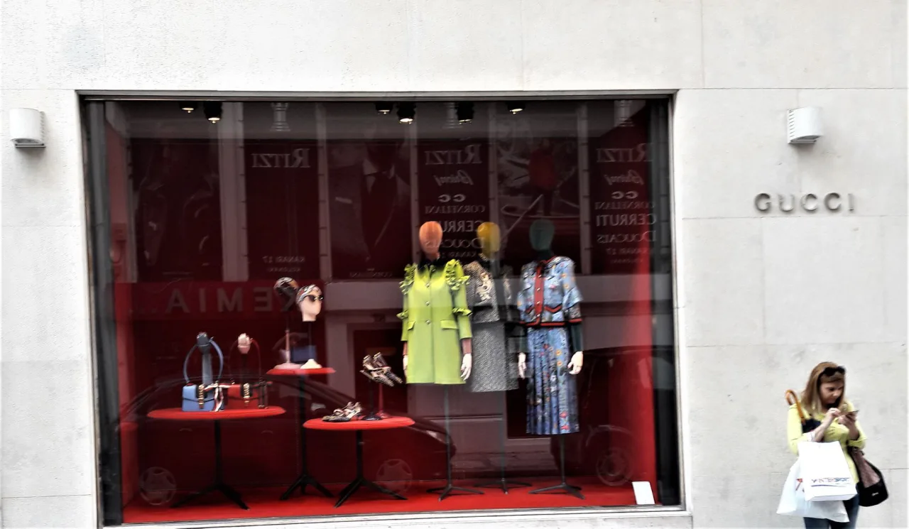 Κατάστημα Gucci · Κολωνάκι · φωτογραφία αρχείου 6