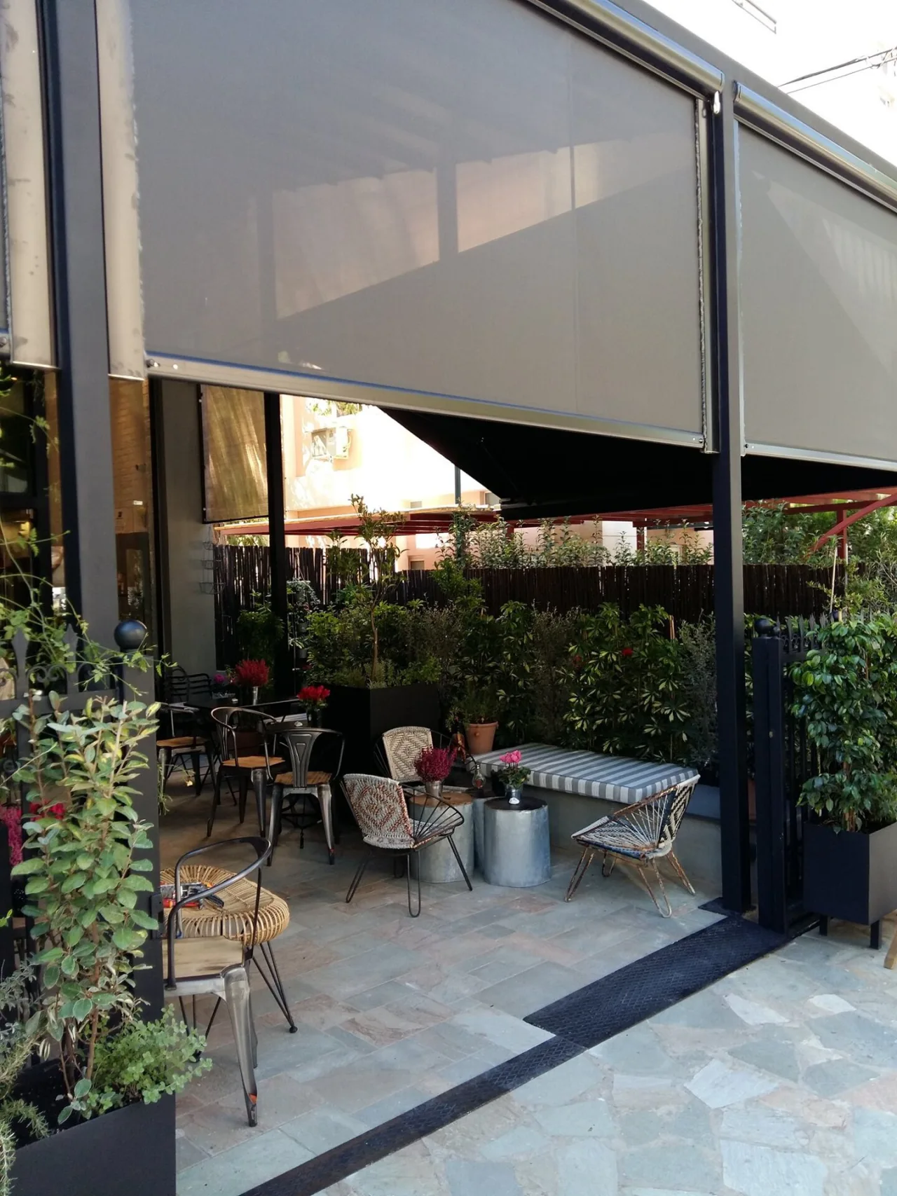 Κατάστημα με είδη cafe και ξηρών καρπών · Αργυρούπολη · φωτογραφία αρχείου 15
