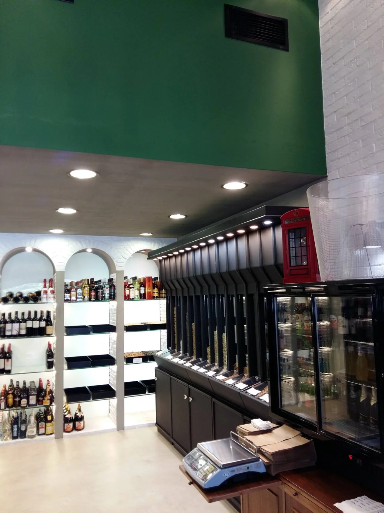 Κατάστημα με είδη cafe και ξηρών καρπών · Αργυρούπολη · φωτογραφία αρχείου 5
