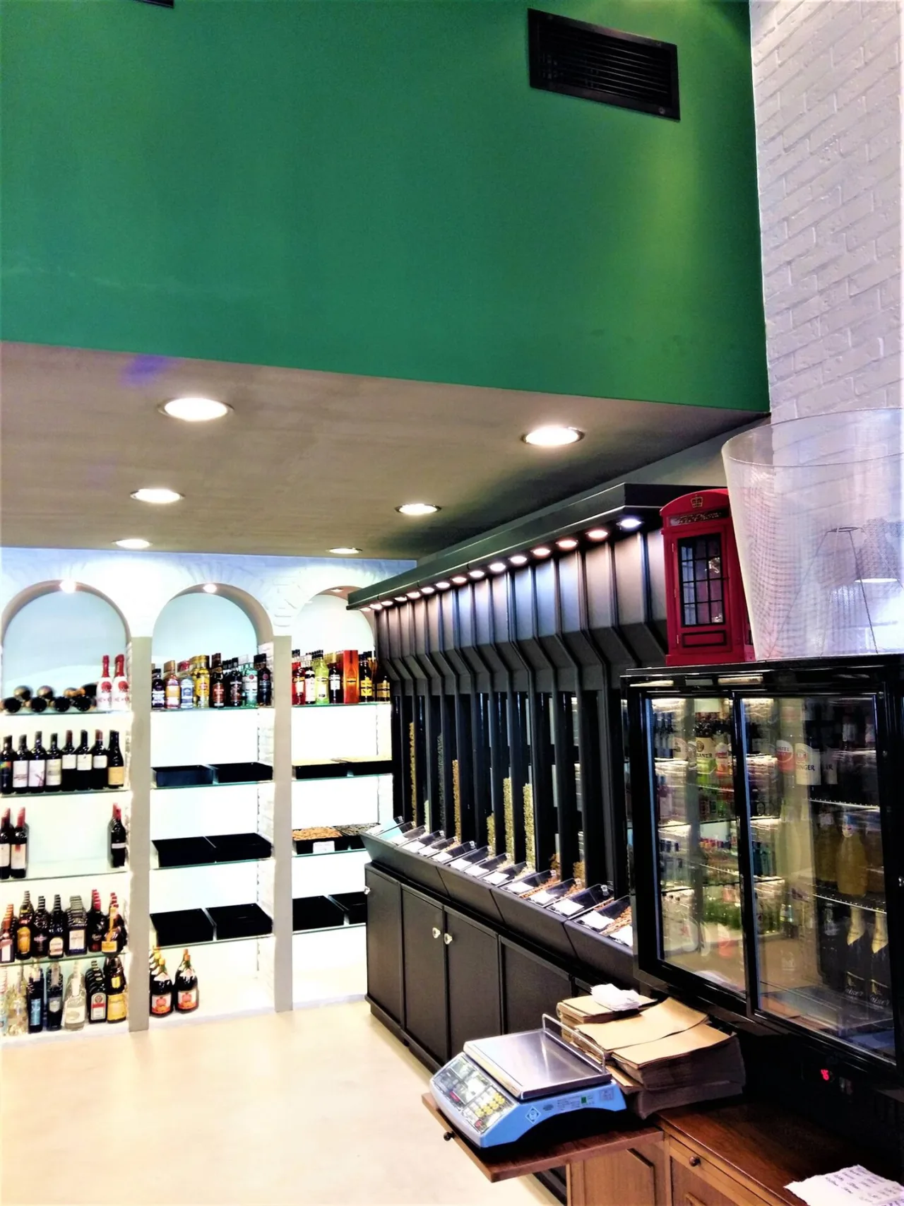 Κατάστημα με είδη cafe και ξηρών καρπών · Αργυρούπολη · φωτογραφία αρχείου 12
