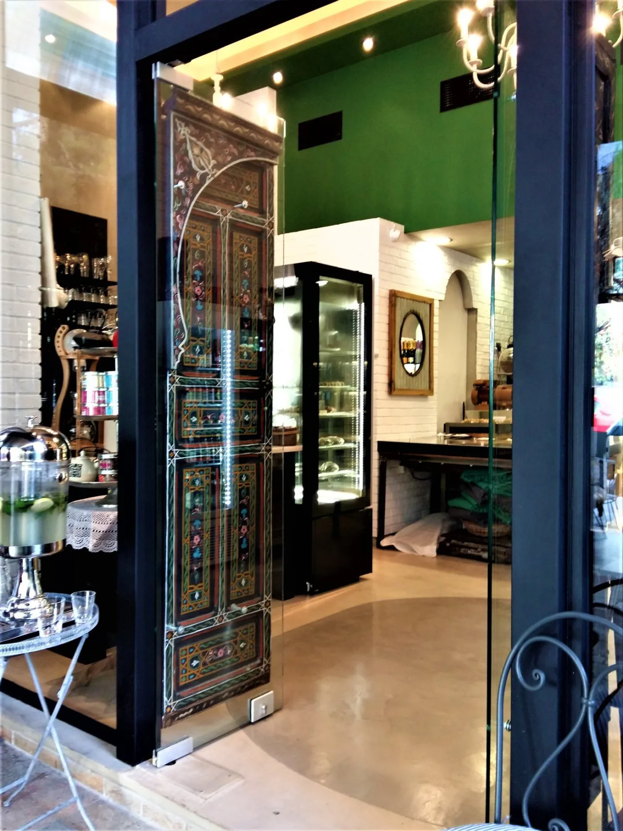 Κατάστημα με είδη cafe και ξηρών καρπών · Αργυρούπολη · φωτογραφία αρχείου 30