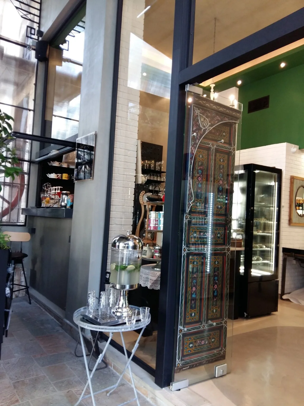 Κατάστημα με είδη cafe και ξηρών καρπών · Αργυρούπολη · φωτογραφία αρχείου 22